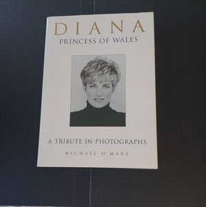 Diana Princess of Wales A Tribute in Photographs Michael O'Mara 1997 hardcover